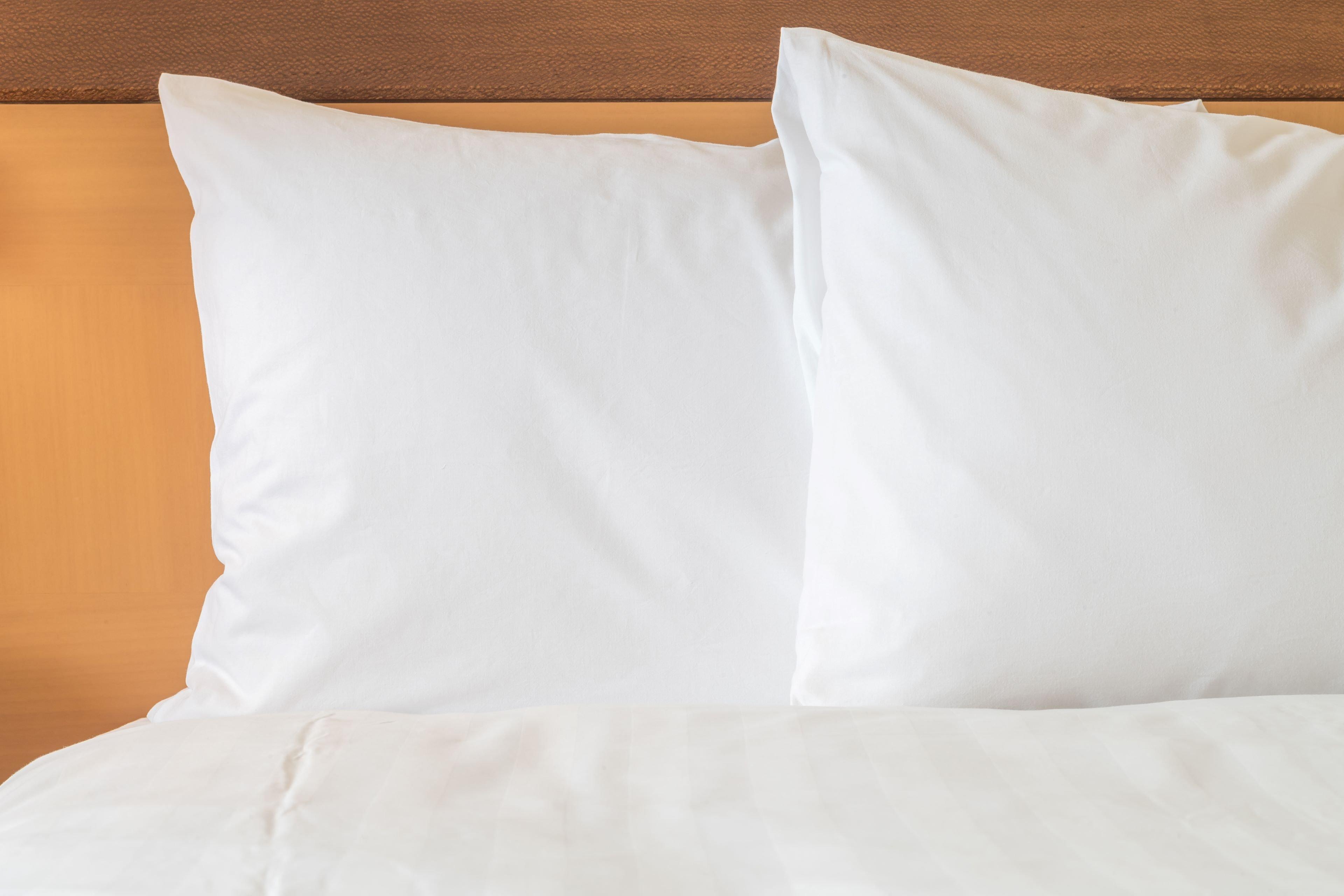 Crowne Plaza - Borjomi By Ihg Hotel Ngoại thất bức ảnh Two pillows on a bed
