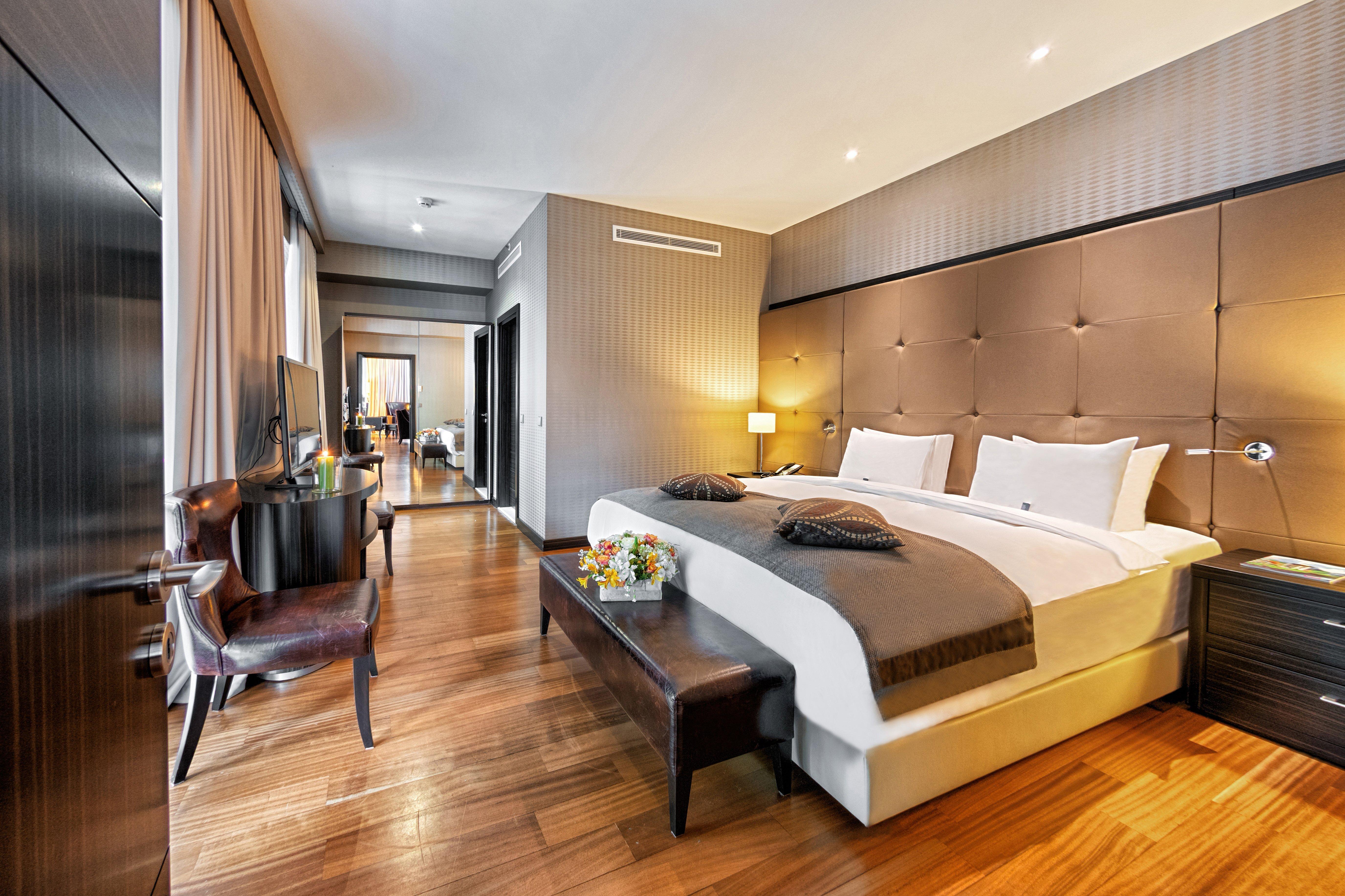 Crowne Plaza - Borjomi By Ihg Hotel Ngoại thất bức ảnh A suite at the hotel