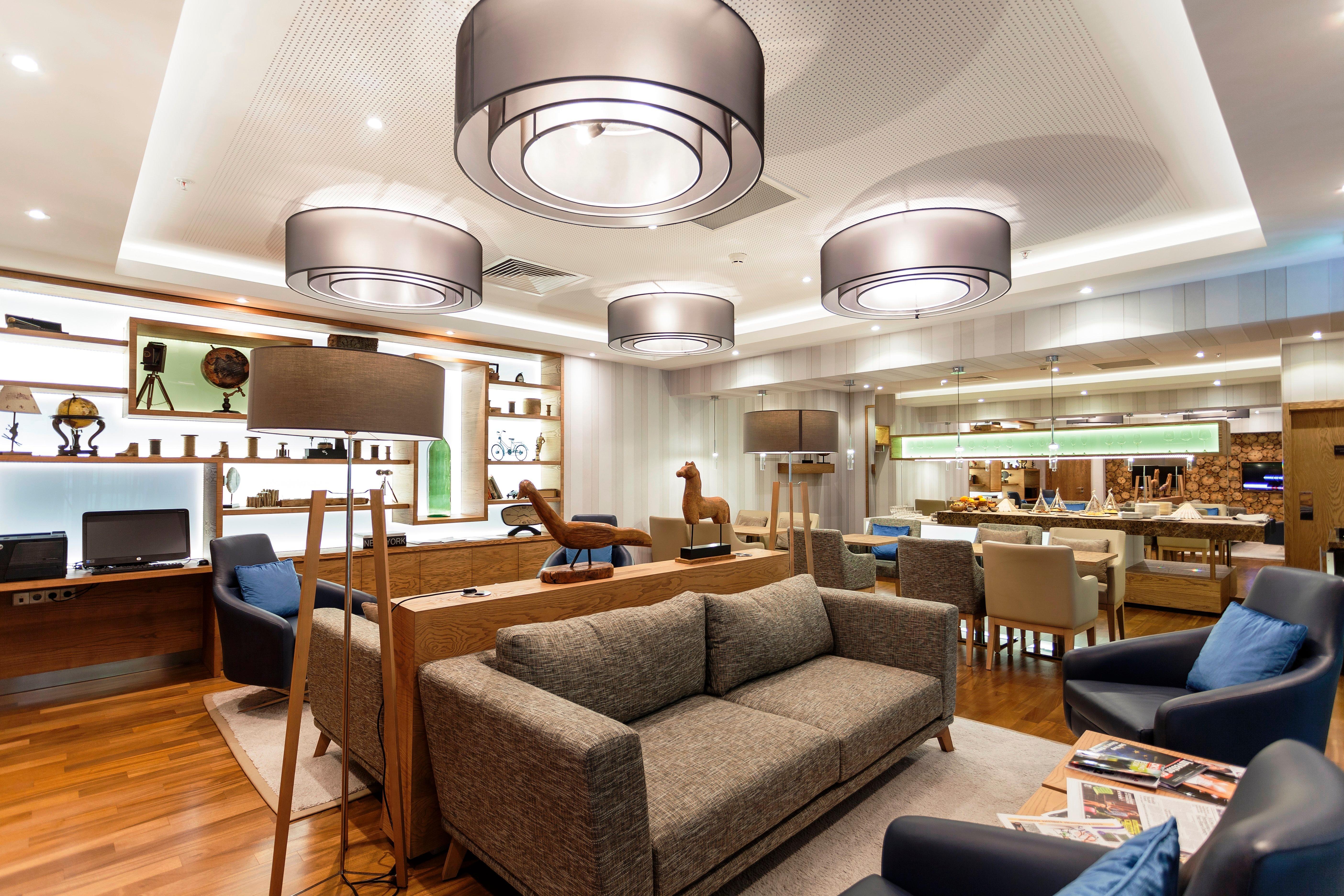 Crowne Plaza - Borjomi By Ihg Hotel Ngoại thất bức ảnh The lounge at the airport
